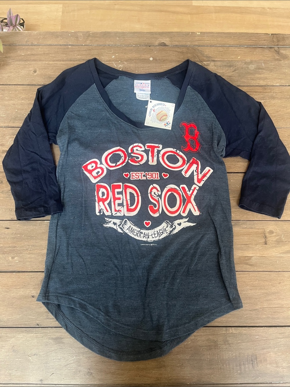 Boston Red Sox Women’s 3/4 Sleeve Raglan Tee -